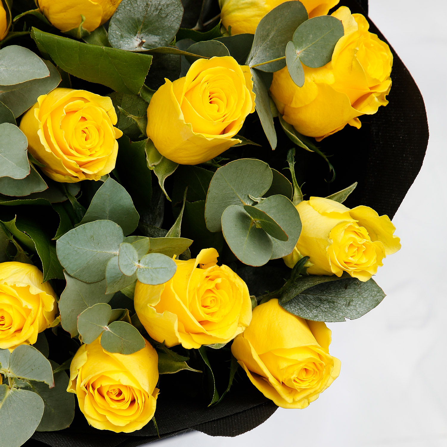 Buy Sunshine 20 Yellow Roses Bouquet | Arablly.com